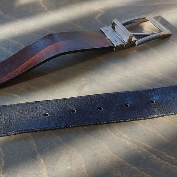 Vtg Guess reversible black/mahogany leather square buckle belt - Picture 6 of 11